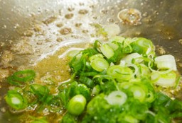 虾仁炒饭的做法[图解],虾仁炒饭怎么做好吃的做法步骤6