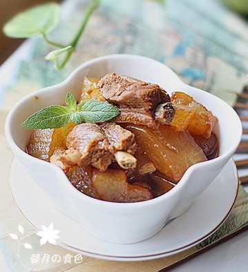 冬瓜炖排骨的美味菜做法