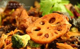 干锅蔬菜炒排骨的做法
