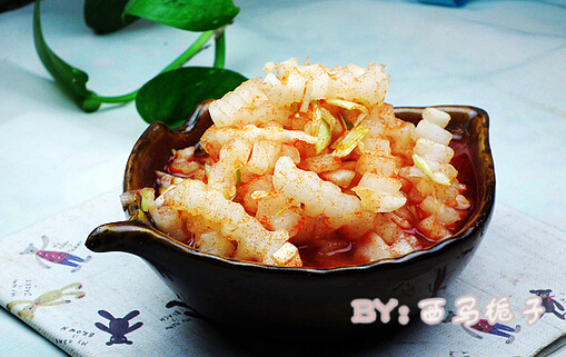 流行的美味小吃――韩式辣萝卜条
